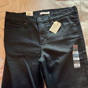 Levi’s Shaping Skinny Jeans